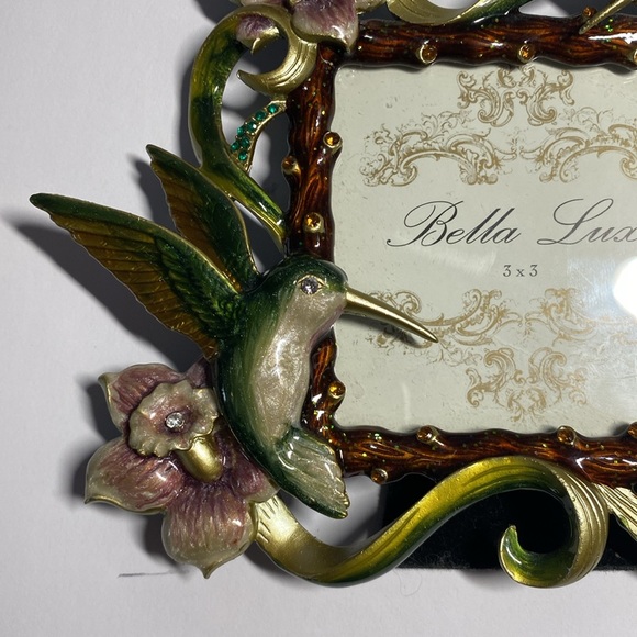 Bella Lux Vintage Hummingbird Frame holds 3" x 3" Photo - Picture 4 of 7